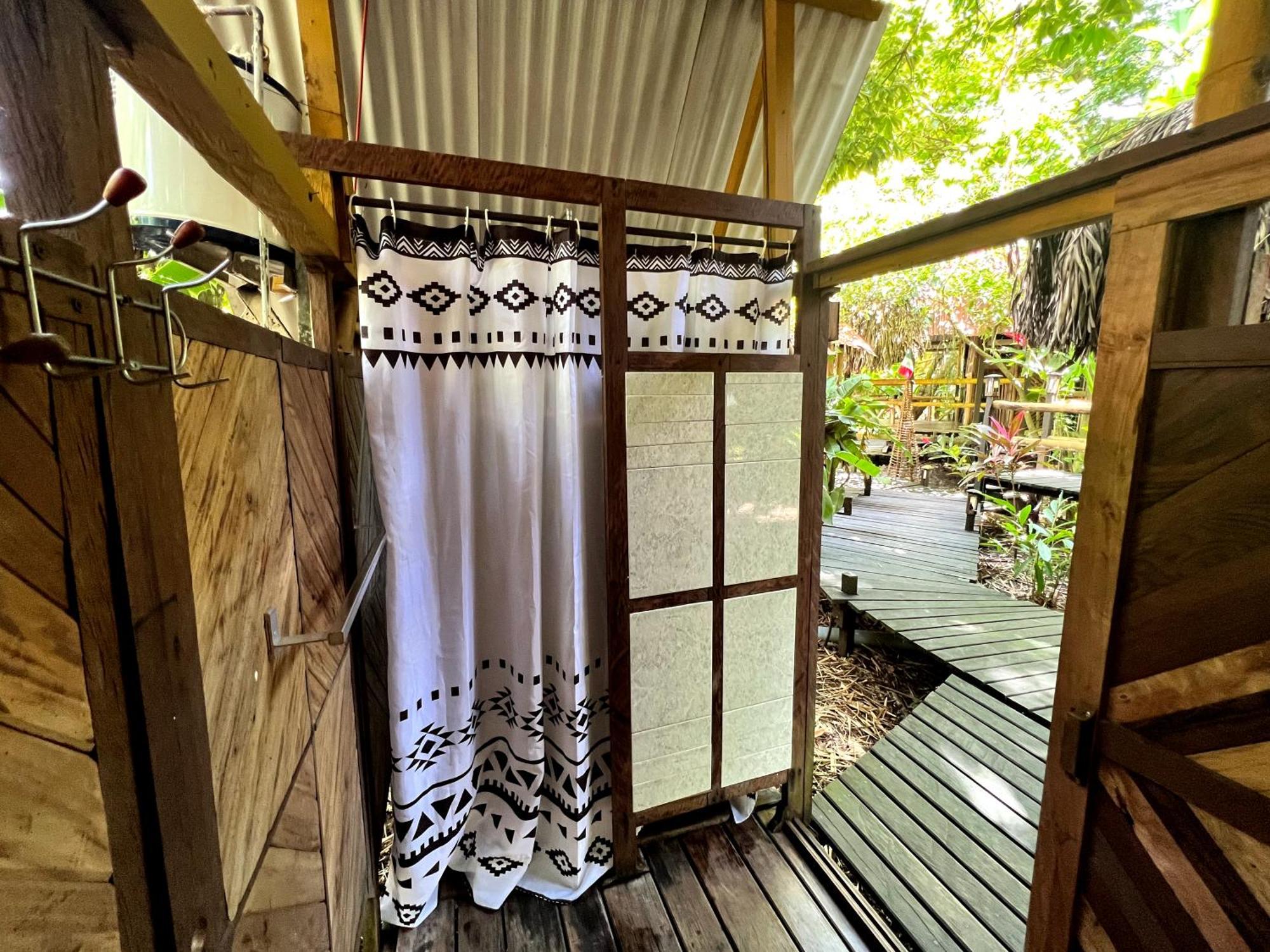Cabanas Bambutan Palenque Rum bild